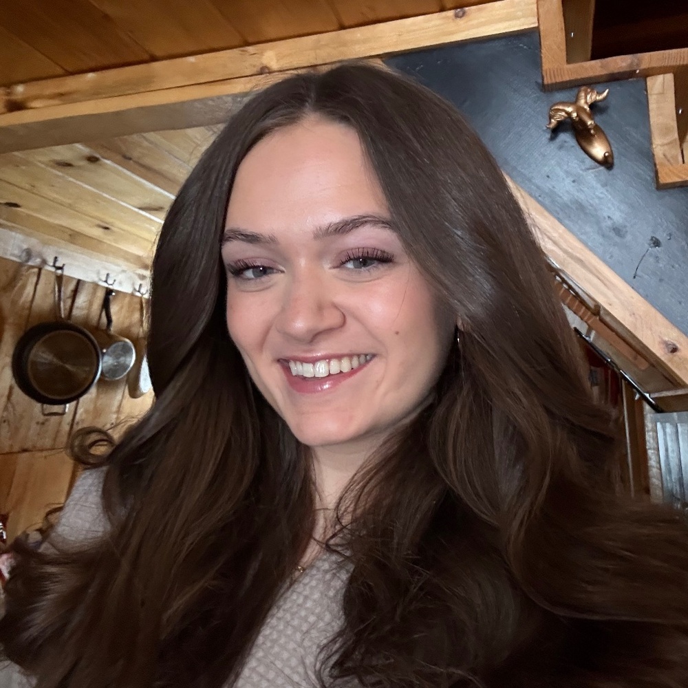 Meet your Posher, Ava